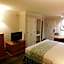 Days Inn & Suites by Wyndham Arlington Heights