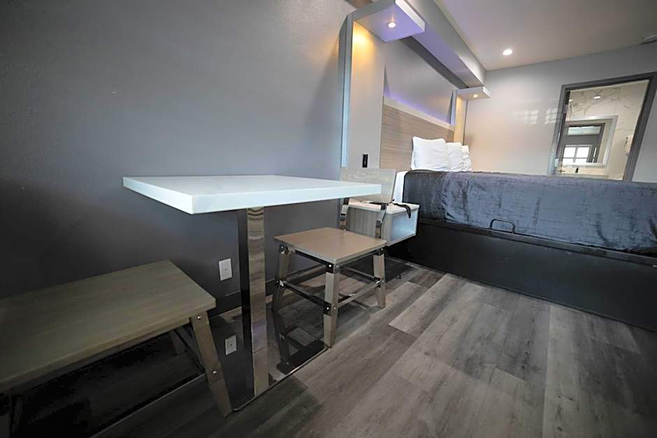 Travelodge by Wyndham Whittier