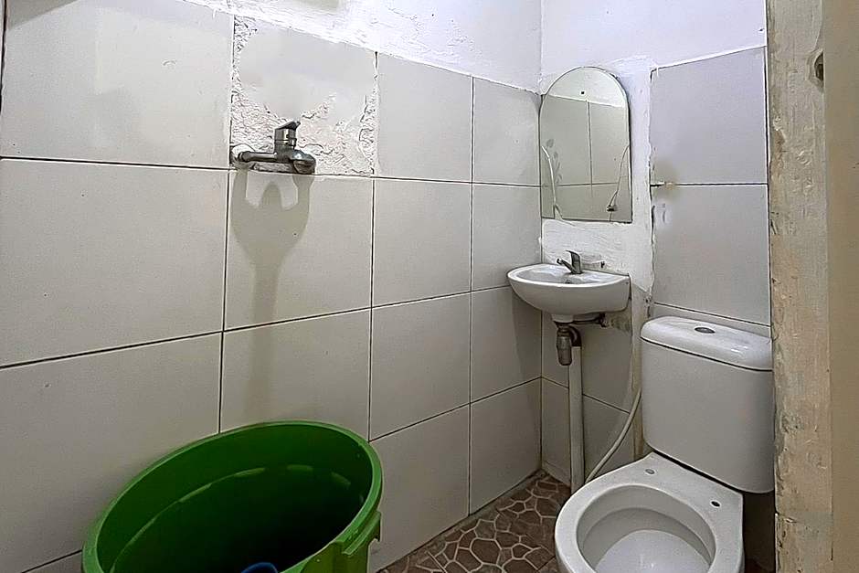 RedDoorz @ Penginapan Bunda