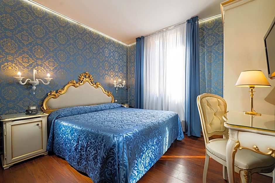 Photo 1 of 11 of 1 Double Bed or 2 Beds