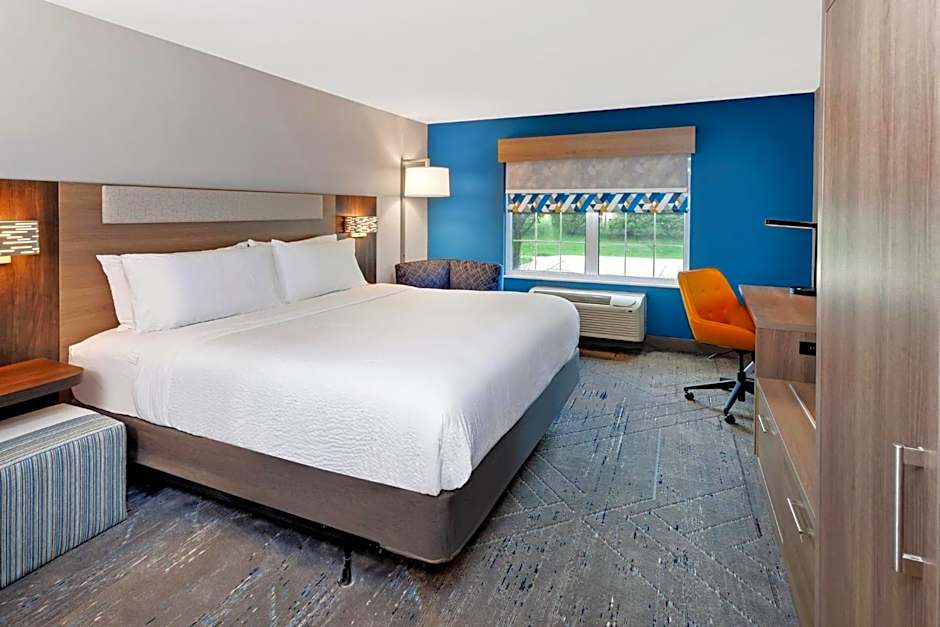 Holiday Inn Express & Suites Port Washington By IHG