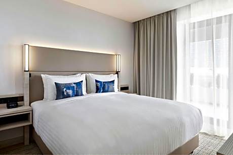 Junior King Suite