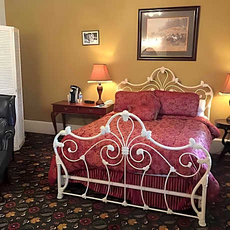 1 King Bed - Non - Smoking