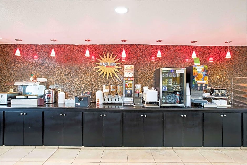 La Quinta Inn & Suites by Wyndham Salina