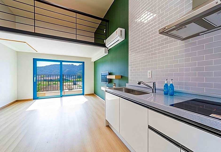 CozyCove Boutique Hotel