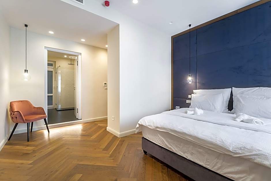 Budapest Eye- Boutique Suites, by BQA