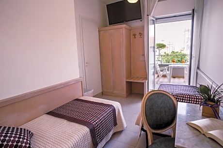 Quadruple Room with Sea View