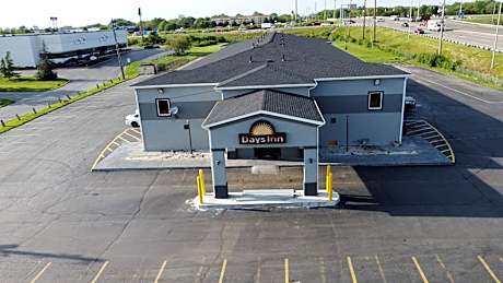 Days Inn by Wyndham Indianapolis East Post Road