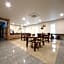 H  Hotel