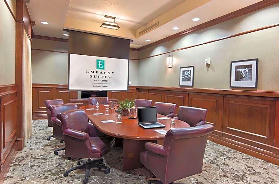 Embassy Suites By Hilton Hotel Los Angeles-Downey