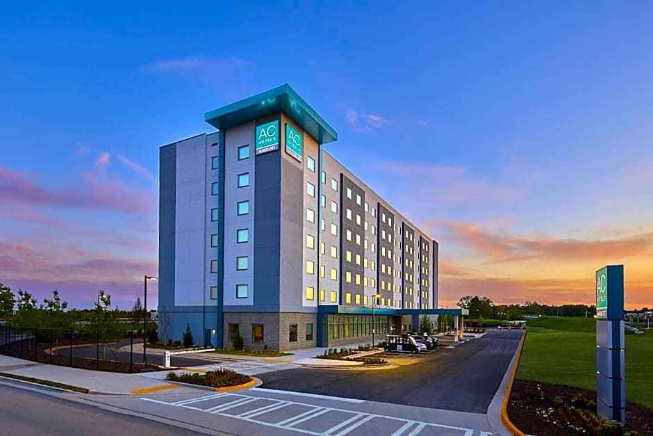 AC Hotel by Marriott Atlanta Airport Gateway