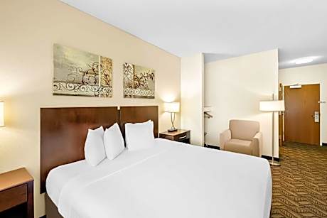 King Room with Walk-in Shower - Disability Access