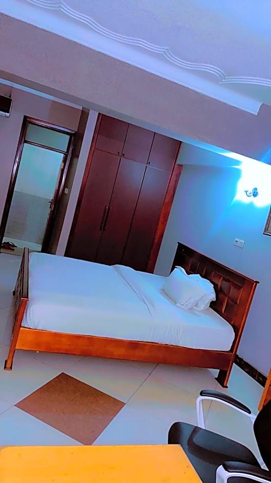 Super Paradise Hotel