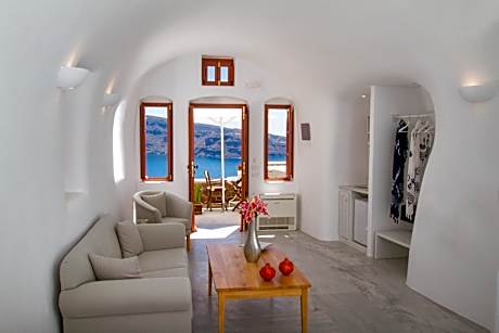 Cave Suite with Private Hot Tub