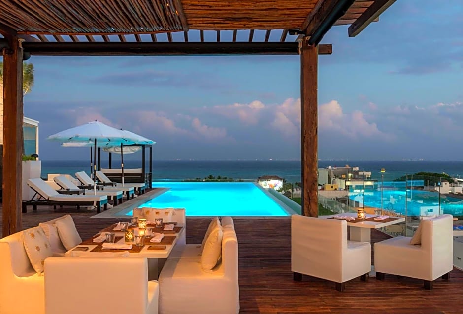 The Fives Downtown Hotel & Residences, Curio Collection by Hilton