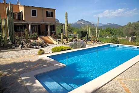 Beautiful house with spectacular mountain views in Alaró
