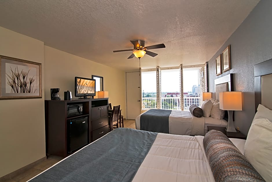 Grand Plaza Beachfront Resort Hotel And Conference Center St Pete