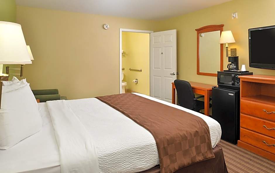 Americas Best Value Inn & Suites University Ave