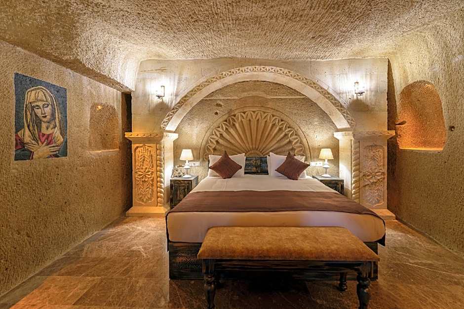 Doctor's Cave Suites