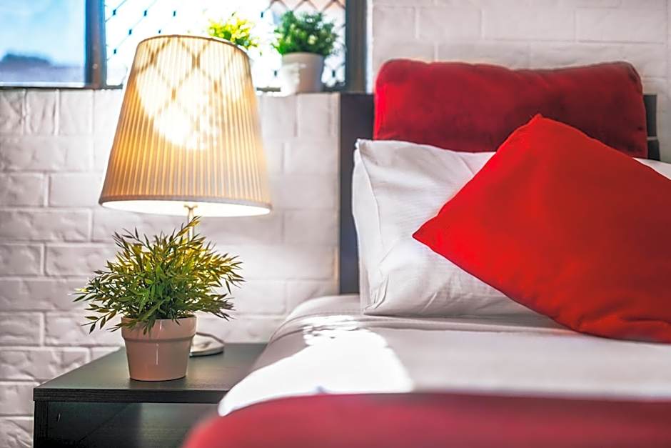 Ascot Budget Inn & Residences