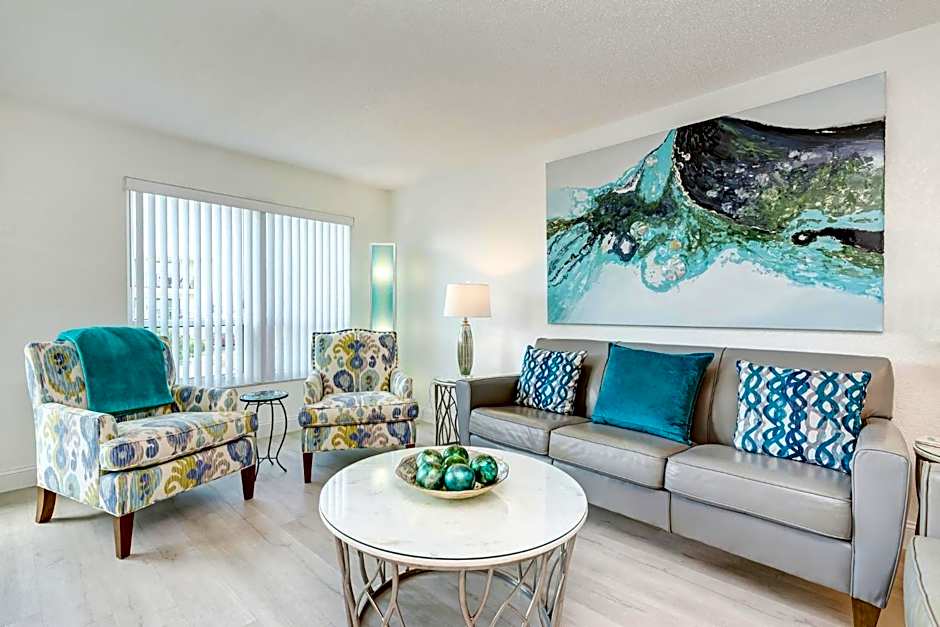 Absolute Anna Maria-Private Beach Access-Heated Pool-Water Views From Every Room
