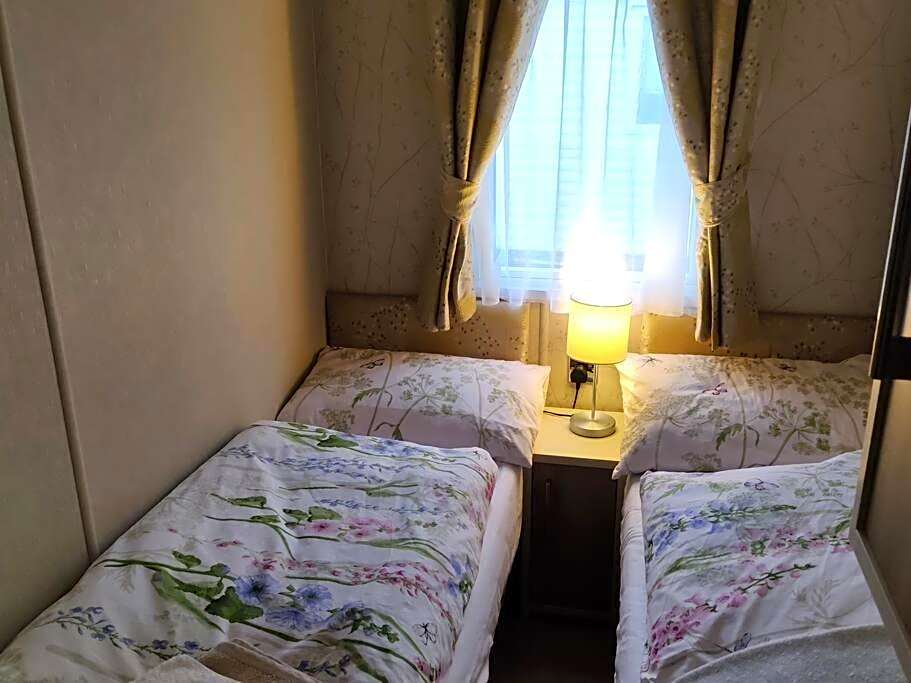 Forest Getaway, sleeps 6 at Bashley, leisure PASS included