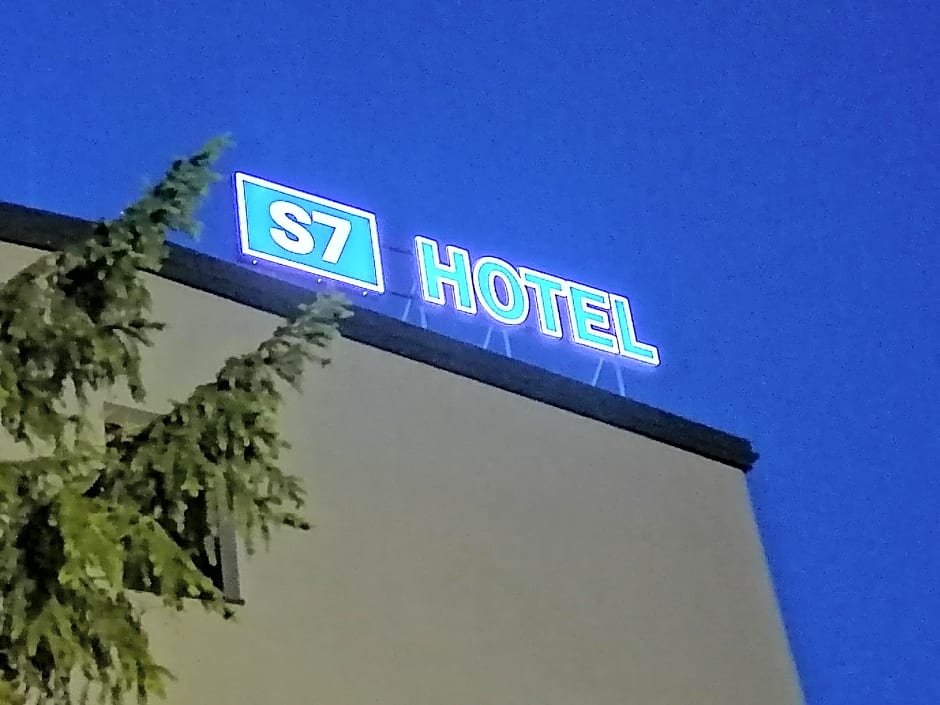 S7 Hotel