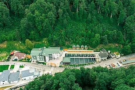 Lostrita - Pastravarie, Hotel & SPA