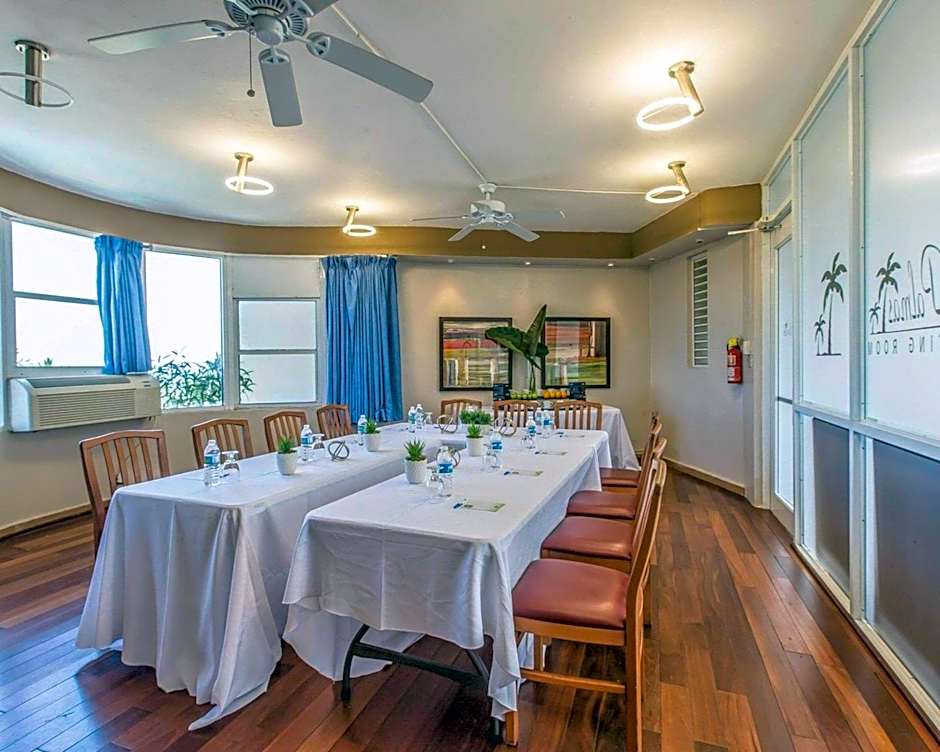 Comfort Inn & Suites Levittown