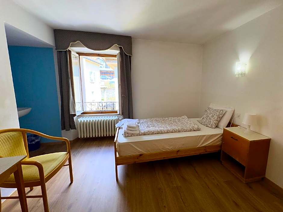 Hotel Des Alpes - Restaurant & Pizzeria