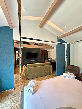 Suite with Private Pool