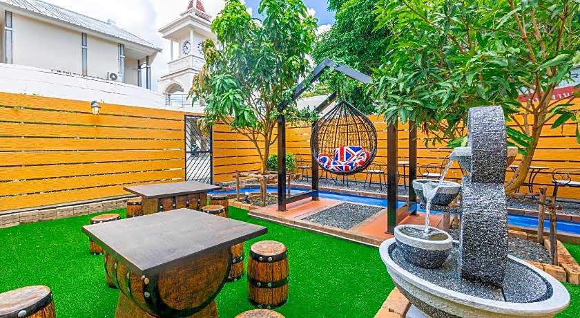 Marco Polo Phuket Poshtel & Bistro