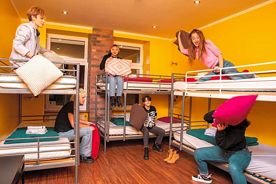 Do Step Inn  Hotel & Hostel