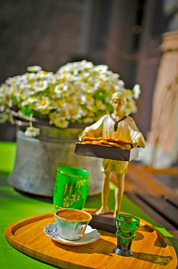 Lilyum Alaçatı - Taş Ev