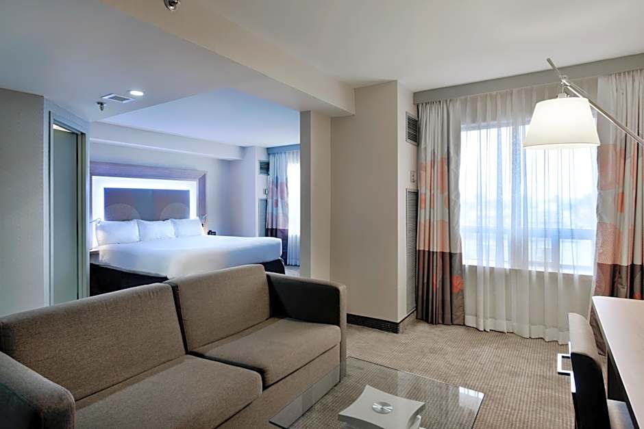 DoubleTree by Hilton Ottawa Downtown