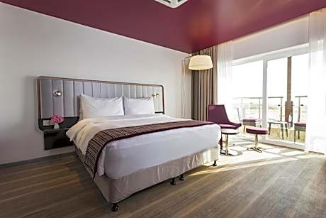 One-Bedroom Apartment with Terrace