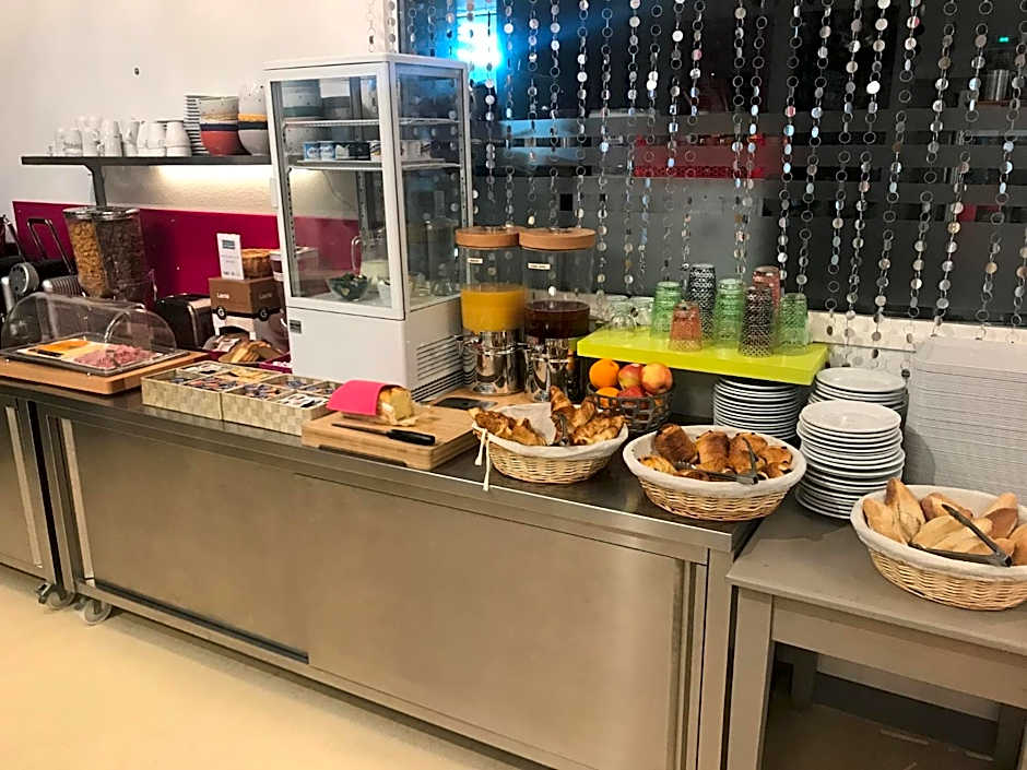 Le President-Gare Nimes Pont Du Gard