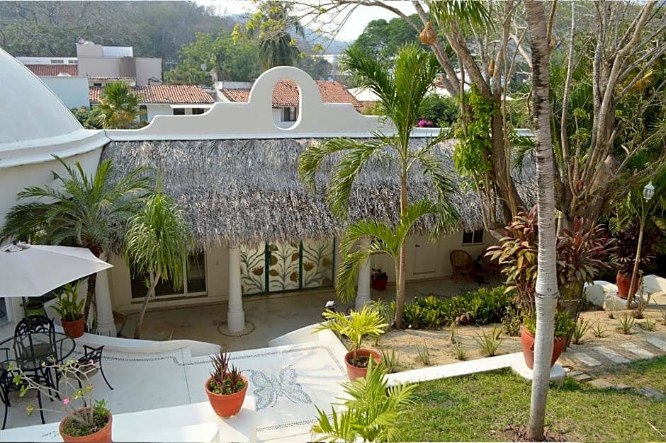 Alto de la Sierra Villa Huatulco by Rotamundos