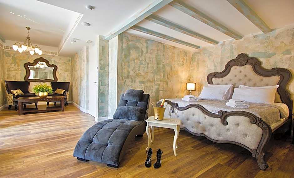 Plaza Marchi Old Town