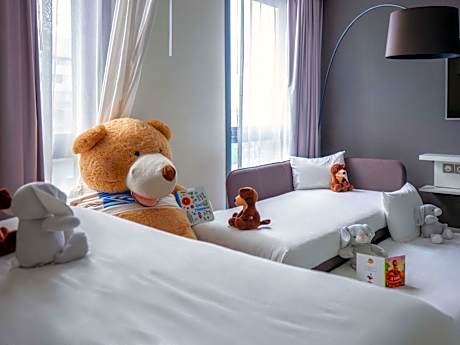 Superior Suite with 1 Double Bed and 2 Single Beds