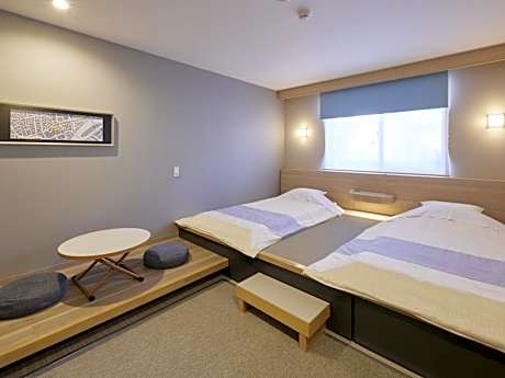 Superior Japanese-Style Room