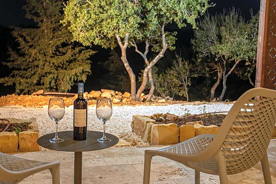 Logos hotel in Yad Hashmona