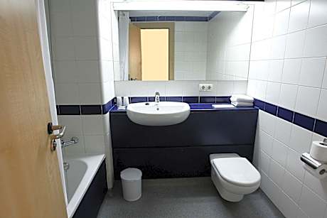 DOUBLE BED CAPACITY 2