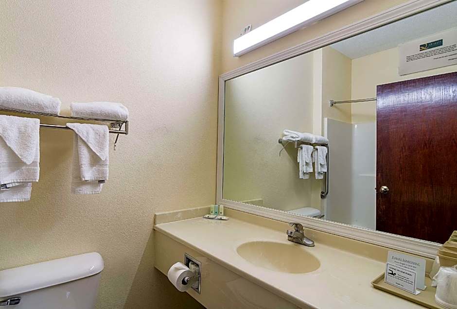Quality Inn & Suites near I-80 and I-294