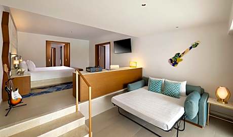 Rock Suite King & Sofa bed with Personal Assistant - 1 BR