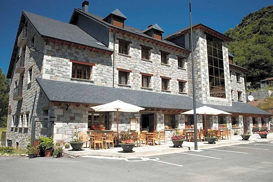 Complejo Turístico Bielsa Hotel y camping
