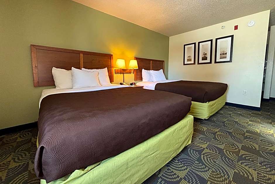 Photo 1 of 8 of Deluxe 2 Queen Beds