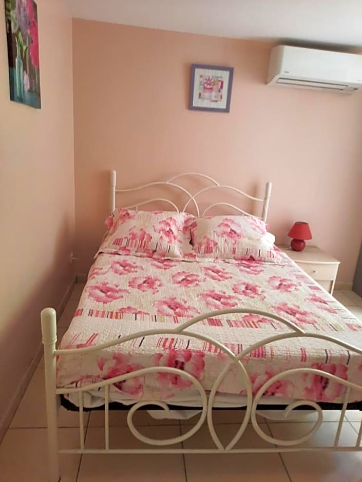 CHAMBRE LEUCATE VILLAGE