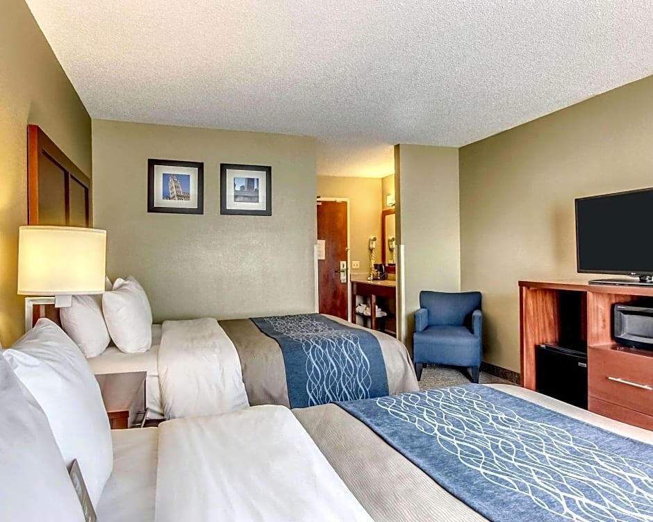 Comfort Inn & Suites Grafton-Cedarburg