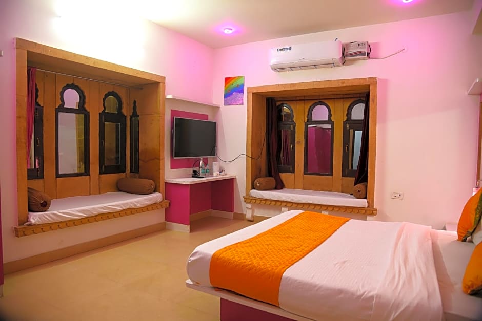 Hotel Marina Mahal